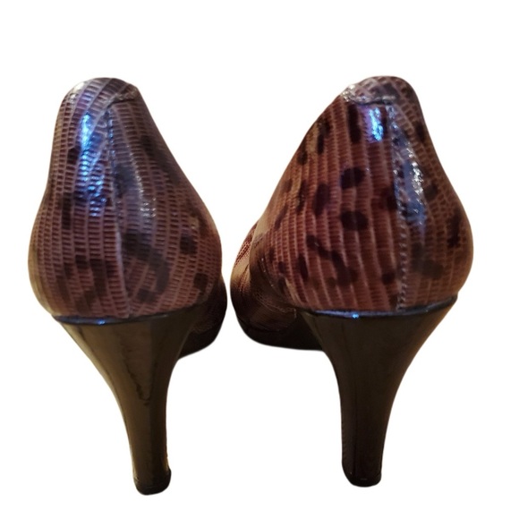 Sofft Women's Brown Leopard Print Animal Skin Thick Heel Platform Pumps - Picture 2 of 5